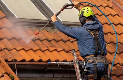 Démoussage et hydrofuge de toiture à Mézidon Vallée d'Auge